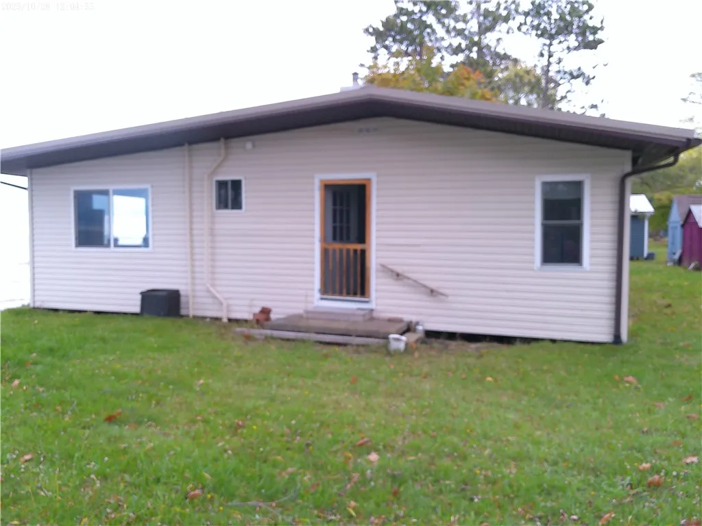 10773 Smythe Lane 39, Yates, New York 14098, Yates, New York 14098, 4 Bedrooms Bedrooms, 6 Rooms Rooms,1 BathroomBathrooms,Residential,For Sale,10773 Smythe Lane 39, Yates, New York 14098,0,R1647847