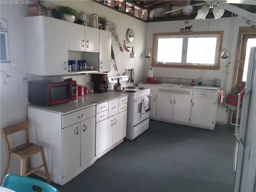 10773 Smythe Lane 39, Yates, New York 14098, Yates, New York 14098, 4 Bedrooms Bedrooms, 6 Rooms Rooms,1 BathroomBathrooms,Residential,For Sale,10773 Smythe Lane 39, Yates, New York 14098,0,R1647847