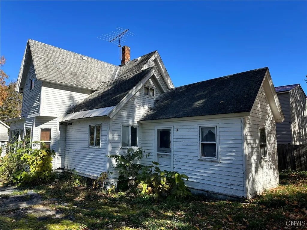 614 Utica Street, Fulton, New York 13069, Fulton, New York 13069, 4 Bedrooms Bedrooms, 7 Rooms Rooms,1 BathroomBathrooms,Residential,For Sale,614 Utica Street, Fulton, New York 13069,0,S1647860