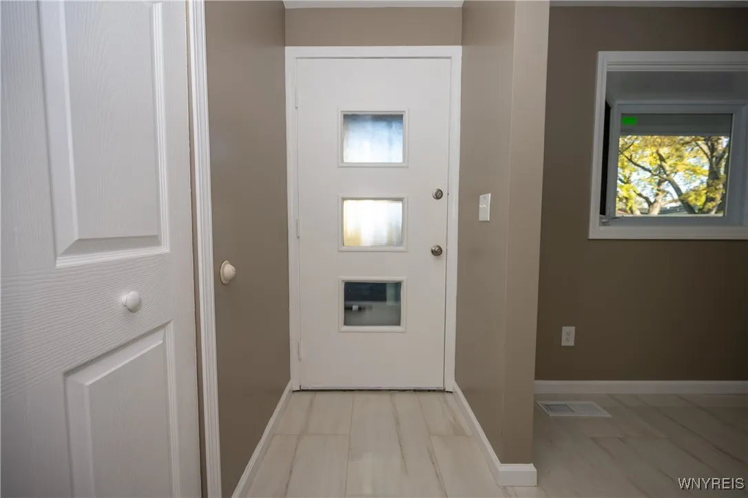 177 Evergreen Drive, Tonawanda, New York 14150, Tonawanda, New York 14150, 3 Bedrooms Bedrooms, 6 Rooms Rooms,1 BathroomBathrooms,Residential,For Sale,177 Evergreen Drive, Tonawanda, New York 14150,0,B1647729