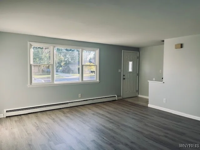 3038 George Urban Boulevard Right, Cheektowaga, Ne, Cheektowaga, New York 14043, 3 Bedrooms Bedrooms, 5 Rooms Rooms,1 BathroomBathrooms,Residential Lease,For Rent,3038 George Urban Boulevard Right, Cheektowaga, Ne,0,B1645736