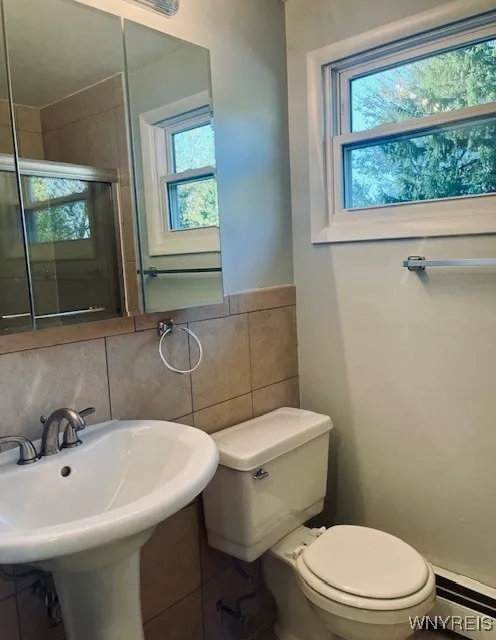3038 George Urban Boulevard Right, Cheektowaga, Ne, Cheektowaga, New York 14043, 3 Bedrooms Bedrooms, 5 Rooms Rooms,1 BathroomBathrooms,Residential Lease,For Rent,3038 George Urban Boulevard Right, Cheektowaga, Ne,0,B1645736