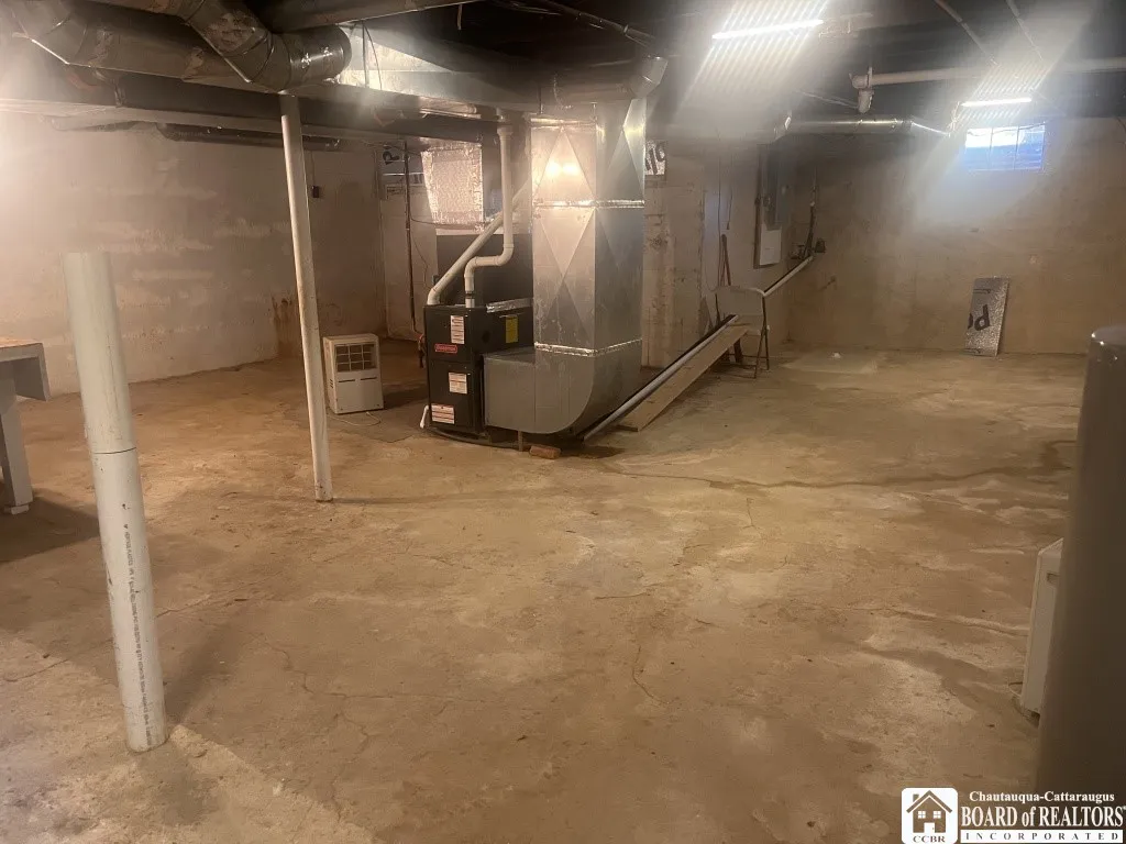 233 Main Street, Tidioute, Pennsylvania 16351, Pennsylvania 16351, 3 Bedrooms Bedrooms, 9 Rooms Rooms,1 BathroomBathrooms,Residential,For Sale,233 Main Street, Tidioute, Pennsylvania 16351,0,R1647870