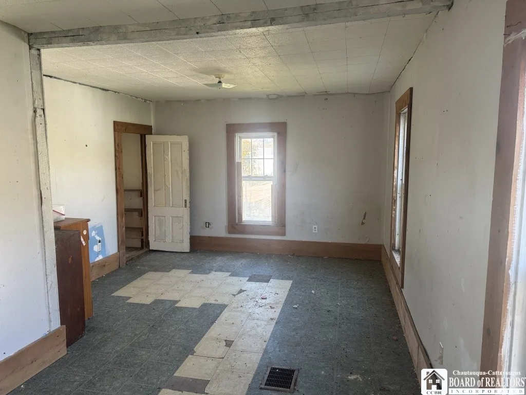 233 Main Street, Tidioute, Pennsylvania 16351, Pennsylvania 16351, 3 Bedrooms Bedrooms, 9 Rooms Rooms,1 BathroomBathrooms,Residential,For Sale,233 Main Street, Tidioute, Pennsylvania 16351,0,R1647870