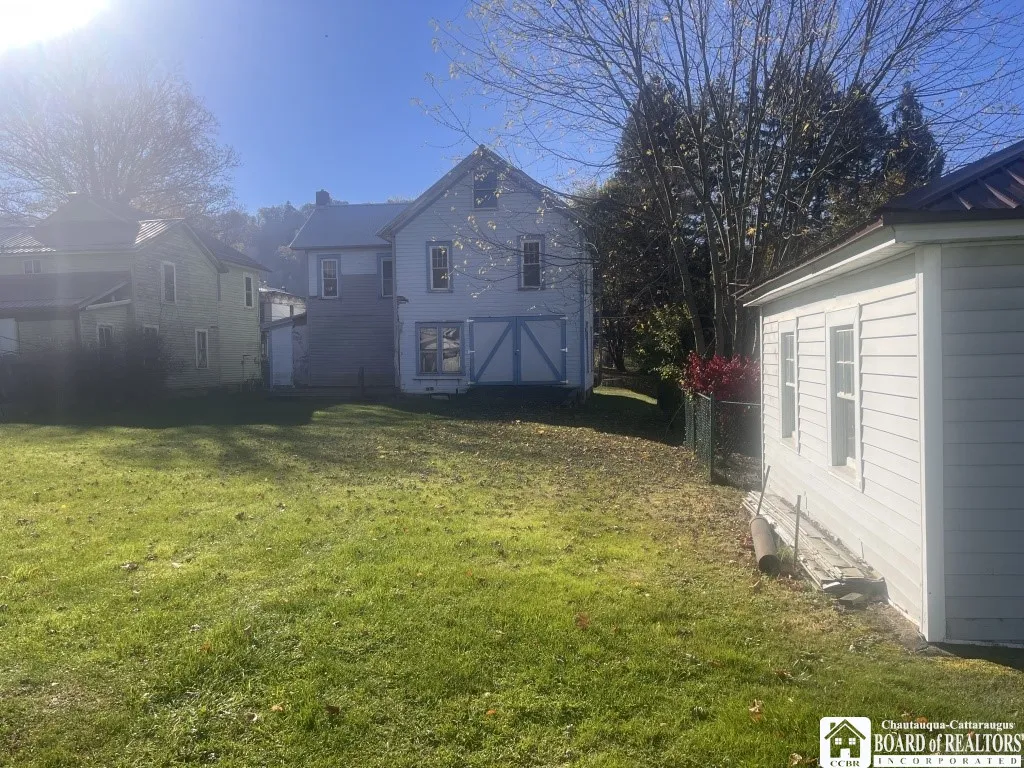 233 Main Street, Tidioute, Pennsylvania 16351, Pennsylvania 16351, 3 Bedrooms Bedrooms, 9 Rooms Rooms,1 BathroomBathrooms,Residential,For Sale,233 Main Street, Tidioute, Pennsylvania 16351,0,R1647870