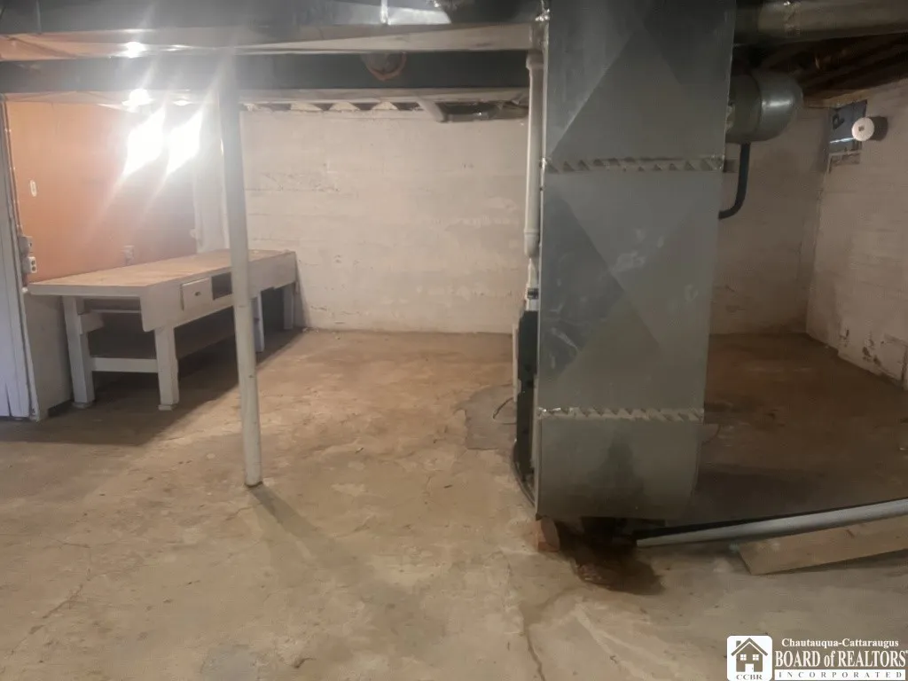 233 Main Street, Tidioute, Pennsylvania 16351, Pennsylvania 16351, 3 Bedrooms Bedrooms, 9 Rooms Rooms,1 BathroomBathrooms,Residential,For Sale,233 Main Street, Tidioute, Pennsylvania 16351,0,R1647870