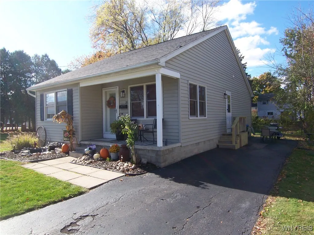 21 Osterhout Avenue, Batavia City, New York 14020, Batavia City, New York 14020, 3 Bedrooms Bedrooms, 6 Rooms Rooms,2 BathroomsBathrooms,Residential,For Sale,21 Osterhout Avenue, Batavia City, New York 14020,0,B1647581