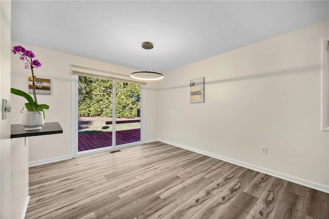 1 Brandywine Lane, Perinton, New York 14450, Perinton, New York 14450, 3 Bedrooms Bedrooms, 6 Rooms Rooms,2 BathroomsBathrooms,Residential,For Sale,1 Brandywine Lane, Perinton, New York 14450,0,R1647514