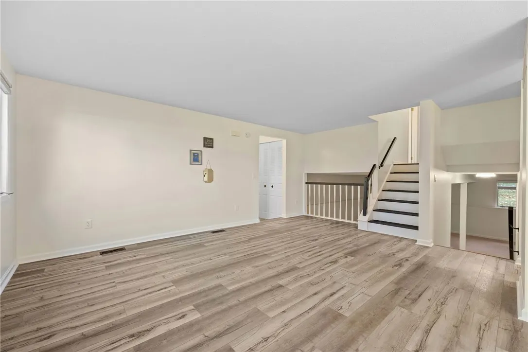 1 Brandywine Lane, Perinton, New York 14450, Perinton, New York 14450, 3 Bedrooms Bedrooms, 6 Rooms Rooms,2 BathroomsBathrooms,Residential,For Sale,1 Brandywine Lane, Perinton, New York 14450,0,R1647514