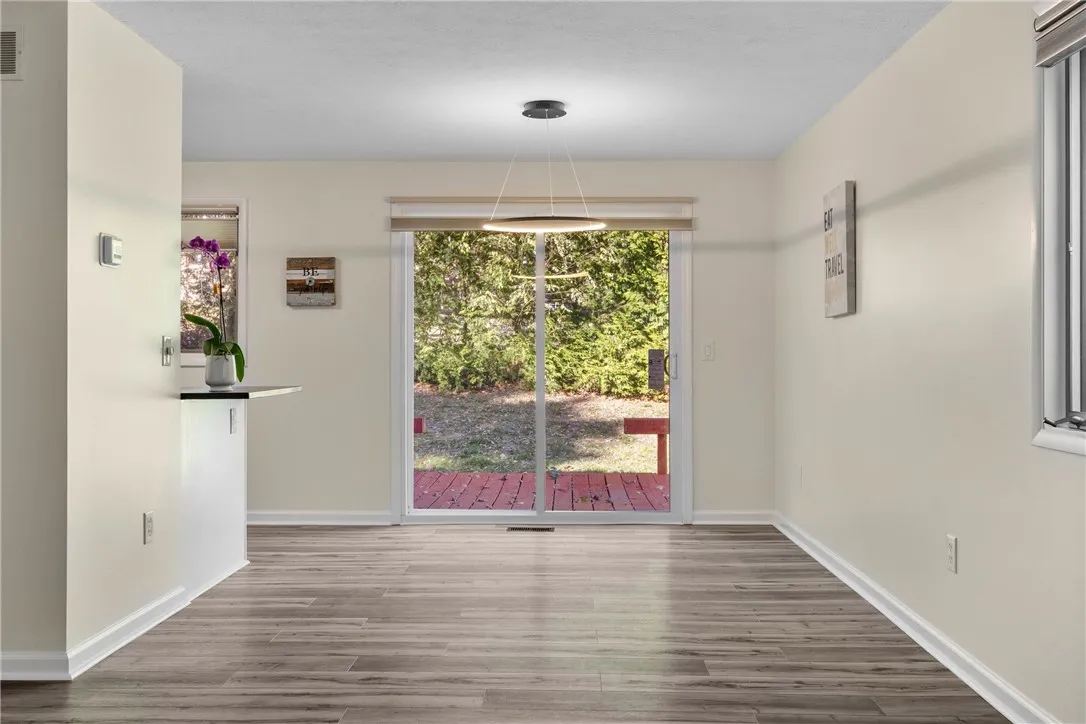 1 Brandywine Lane, Perinton, New York 14450, Perinton, New York 14450, 3 Bedrooms Bedrooms, 6 Rooms Rooms,2 BathroomsBathrooms,Residential,For Sale,1 Brandywine Lane, Perinton, New York 14450,0,R1647514