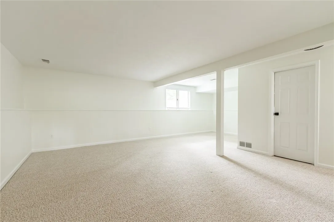 1 Brandywine Lane, Perinton, New York 14450, Perinton, New York 14450, 3 Bedrooms Bedrooms, 6 Rooms Rooms,2 BathroomsBathrooms,Residential,For Sale,1 Brandywine Lane, Perinton, New York 14450,0,R1647514