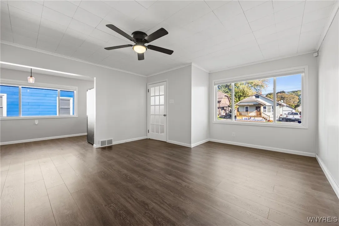 138 62nd Street, Niagara Falls, New York 14304, Niagara Falls, New York 14304, 3 Bedrooms Bedrooms, 6 Rooms Rooms,1 BathroomBathrooms,Residential,For Sale,138 62nd Street, Niagara Falls, New York 14304,0,B1647859