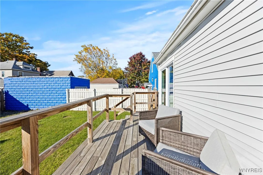 138 62nd Street, Niagara Falls, New York 14304, Niagara Falls, New York 14304, 3 Bedrooms Bedrooms, 6 Rooms Rooms,1 BathroomBathrooms,Residential,For Sale,138 62nd Street, Niagara Falls, New York 14304,0,B1647859