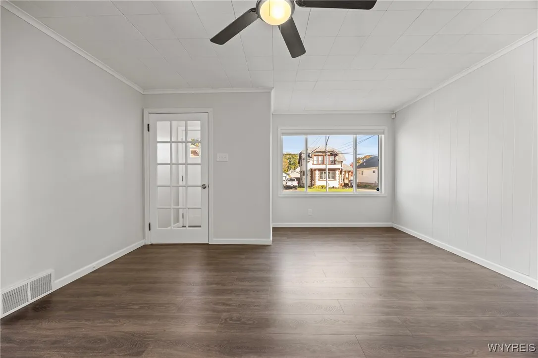 138 62nd Street, Niagara Falls, New York 14304, Niagara Falls, New York 14304, 3 Bedrooms Bedrooms, 6 Rooms Rooms,1 BathroomBathrooms,Residential,For Sale,138 62nd Street, Niagara Falls, New York 14304,0,B1647859