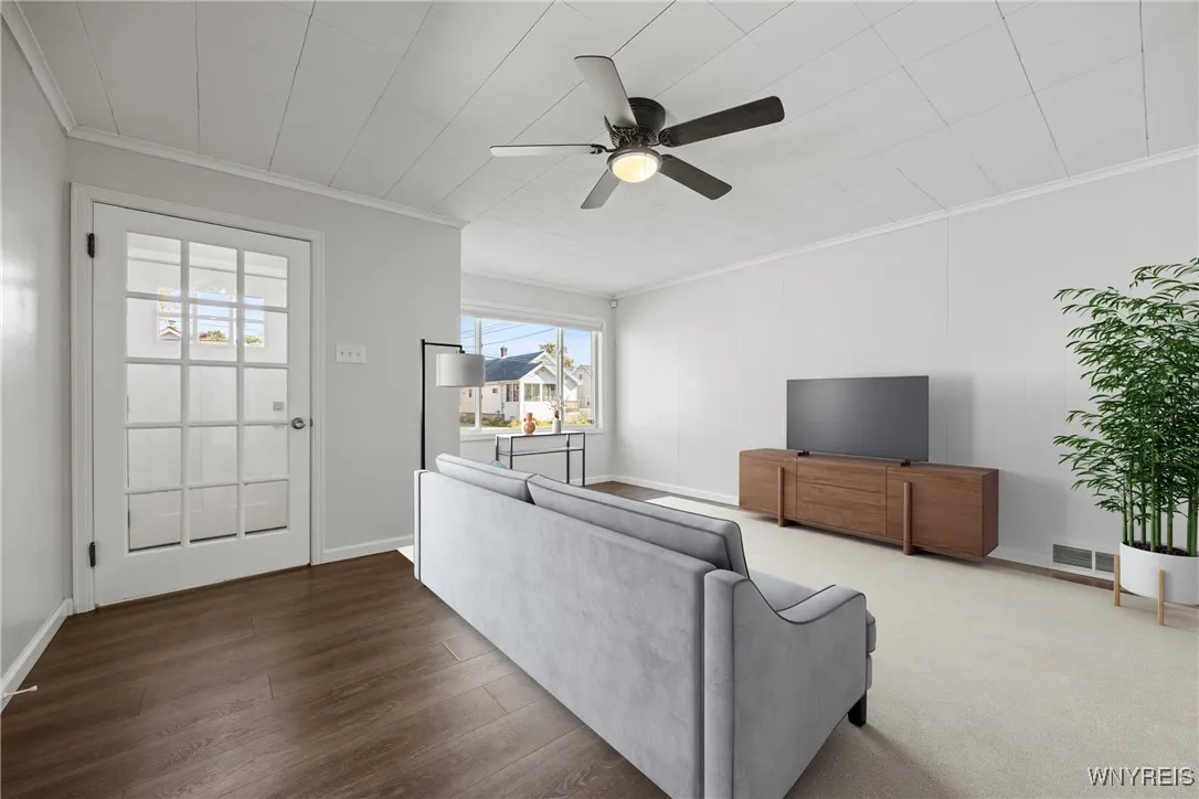 138 62nd Street, Niagara Falls, New York 14304, Niagara Falls, New York 14304, 3 Bedrooms Bedrooms, 6 Rooms Rooms,1 BathroomBathrooms,Residential,For Sale,138 62nd Street, Niagara Falls, New York 14304,0,B1647859