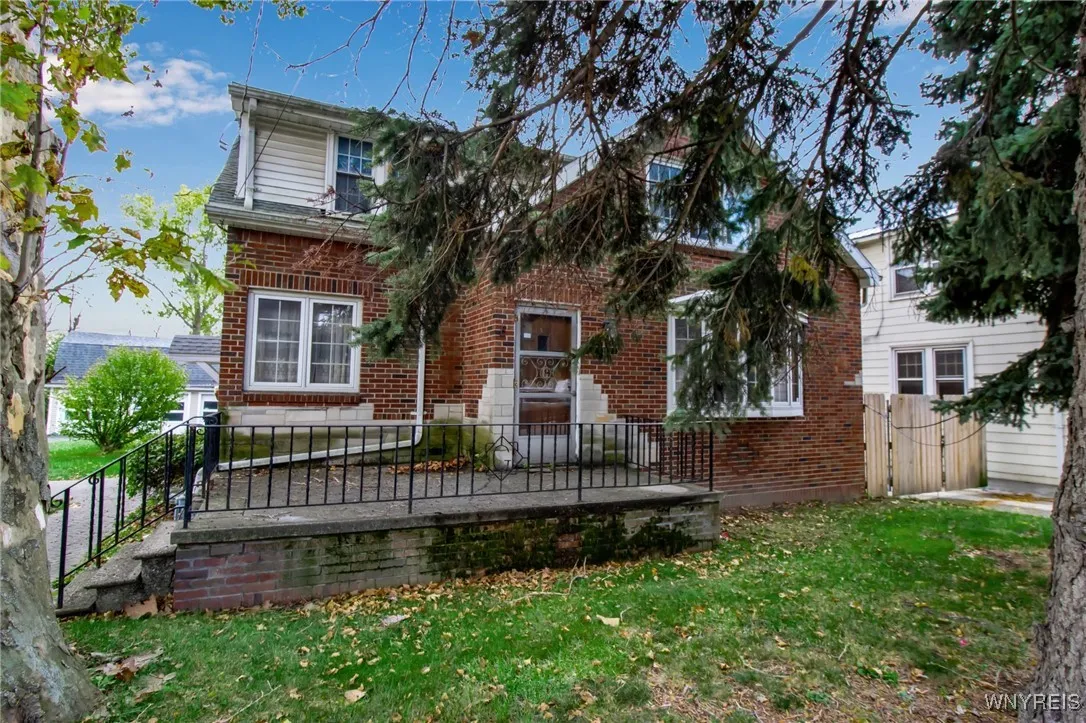 1267 - 1271 Walden Avenue, Cheektowaga, New York 1, Cheektowaga, New York 14211, 7 Bedrooms Bedrooms, 13 Rooms Rooms,3 BathroomsBathrooms,Residential,For Sale,1267 - 1271 Walden Avenue, Cheektowaga, New York 1,0,B1647562