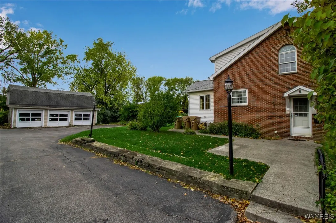 1267 - 1271 Walden Avenue, Cheektowaga, New York 1, Cheektowaga, New York 14211, 7 Bedrooms Bedrooms, 13 Rooms Rooms,3 BathroomsBathrooms,Residential,For Sale,1267 - 1271 Walden Avenue, Cheektowaga, New York 1,0,B1647562