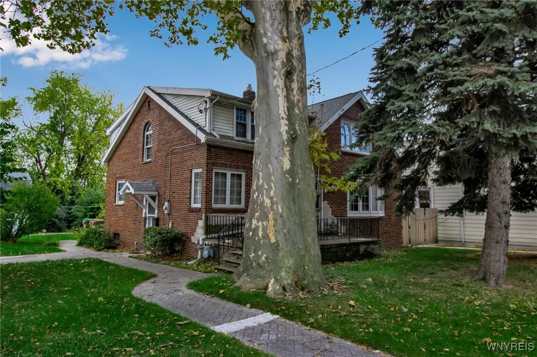 1267 - 1271 Walden Avenue, Cheektowaga, New York 1, Cheektowaga, New York 14211, 7 Bedrooms Bedrooms, 13 Rooms Rooms,3 BathroomsBathrooms,Residential,For Sale,1267 - 1271 Walden Avenue, Cheektowaga, New York 1,0,B1647562