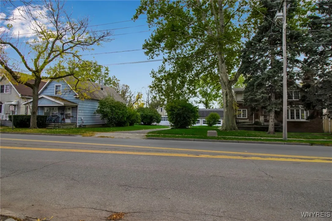 1267 - 1271 Walden Avenue, Cheektowaga, New York 1, Cheektowaga, New York 14211, 7 Bedrooms Bedrooms, 13 Rooms Rooms,3 BathroomsBathrooms,Residential,For Sale,1267 - 1271 Walden Avenue, Cheektowaga, New York 1,0,B1647562