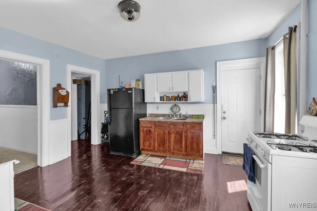 1834 Seneca Street, Buffalo, New York 14210, Buffalo, New York 14210, 5 Bedrooms Bedrooms, ,Multi Family,For Sale,1834 Seneca Street, Buffalo, New York 14210,0,B1646857