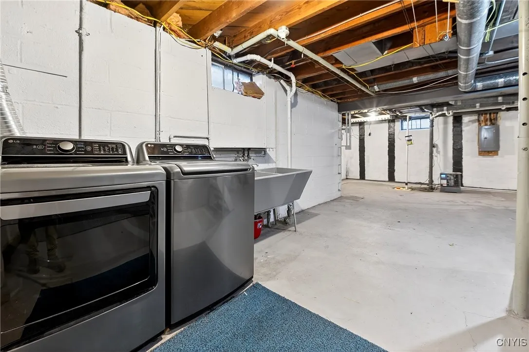 1344 Westmoreland Avenue, Syracuse, New York 13210, Syracuse, New York 13210, 4 Bedrooms Bedrooms, 9 Rooms Rooms,2 BathroomsBathrooms,Residential,For Sale,1344 Westmoreland Avenue, Syracuse, New York 13210,0,S1647793