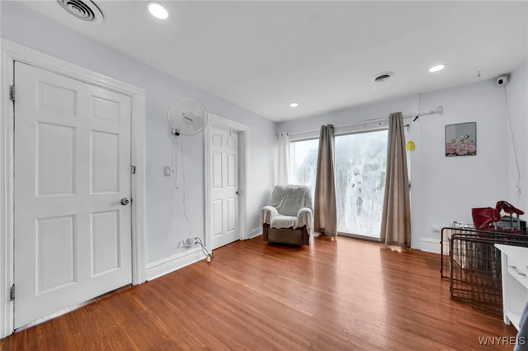 66 + 68 Arthur Street, Buffalo, New York 14207, Buffalo, New York 14207, 6 Bedrooms Bedrooms, ,2 BathroomsBathrooms,Residential,For Sale,66 + 68 Arthur Street, Buffalo, New York 14207,0,B1646195