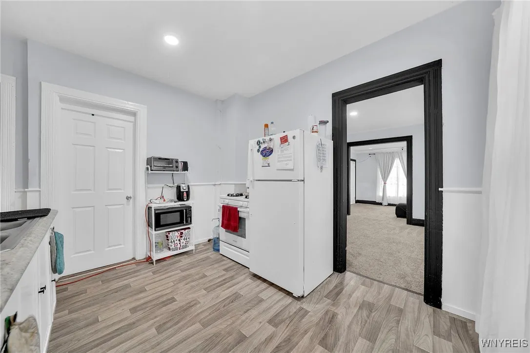 66 + 68 Arthur Street, Buffalo, New York 14207, Buffalo, New York 14207, 6 Bedrooms Bedrooms, ,2 BathroomsBathrooms,Residential,For Sale,66 + 68 Arthur Street, Buffalo, New York 14207,0,B1646195