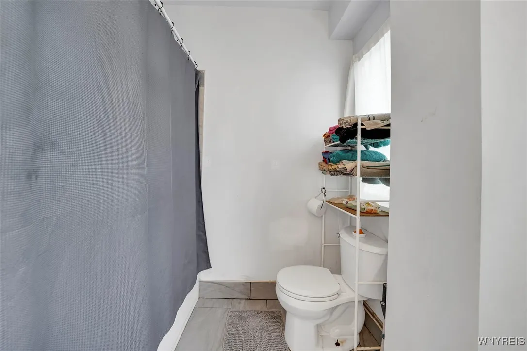 66 + 68 Arthur Street, Buffalo, New York 14207, Buffalo, New York 14207, 6 Bedrooms Bedrooms, ,2 BathroomsBathrooms,Residential,For Sale,66 + 68 Arthur Street, Buffalo, New York 14207,0,B1646195