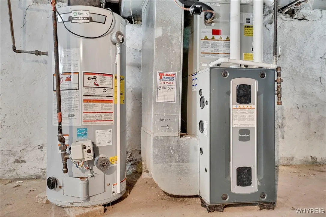 66 + 68 Arthur Street, Buffalo, New York 14207, Buffalo, New York 14207, 6 Bedrooms Bedrooms, ,2 BathroomsBathrooms,Residential,For Sale,66 + 68 Arthur Street, Buffalo, New York 14207,0,B1646195