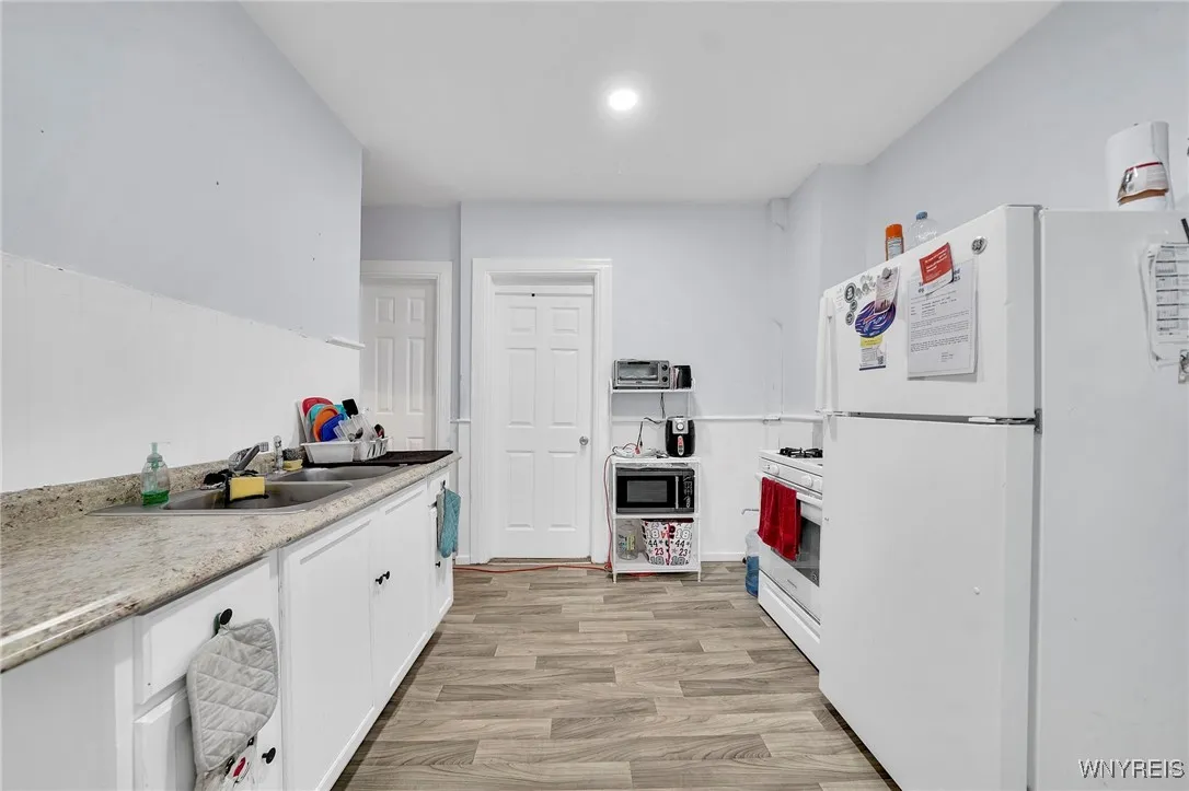 66 + 68 Arthur Street, Buffalo, New York 14207, Buffalo, New York 14207, 6 Bedrooms Bedrooms, ,2 BathroomsBathrooms,Residential,For Sale,66 + 68 Arthur Street, Buffalo, New York 14207,0,B1646195