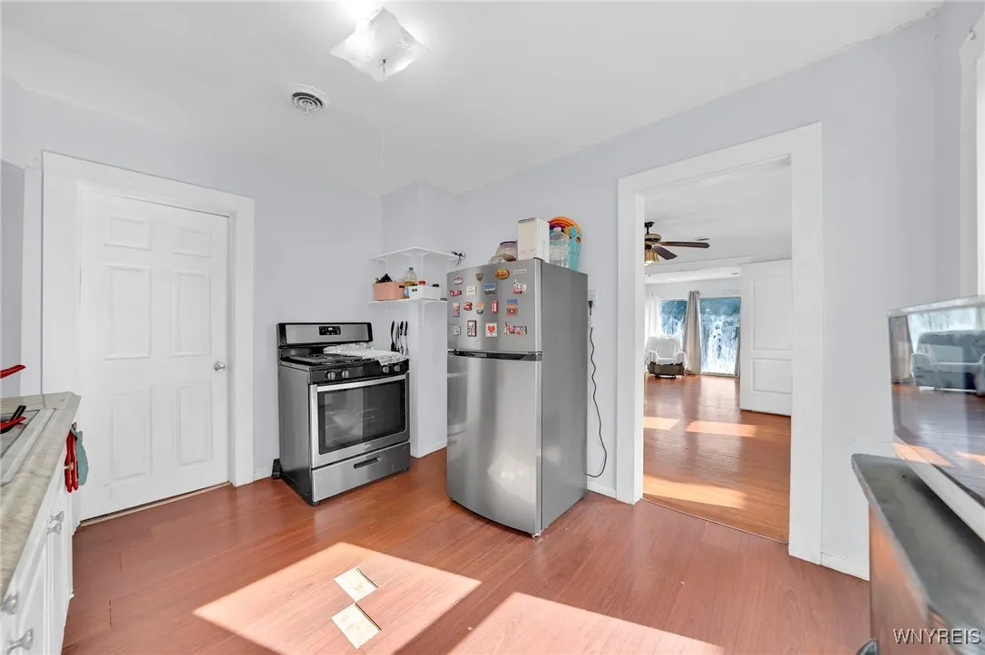 66 + 68 Arthur Street, Buffalo, New York 14207, Buffalo, New York 14207, 6 Bedrooms Bedrooms, ,2 BathroomsBathrooms,Residential,For Sale,66 + 68 Arthur Street, Buffalo, New York 14207,0,B1646195