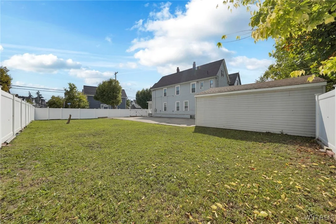 66 + 68 Arthur Street, Buffalo, New York 14207, Buffalo, New York 14207, 6 Bedrooms Bedrooms, ,2 BathroomsBathrooms,Residential,For Sale,66 + 68 Arthur Street, Buffalo, New York 14207,0,B1646195