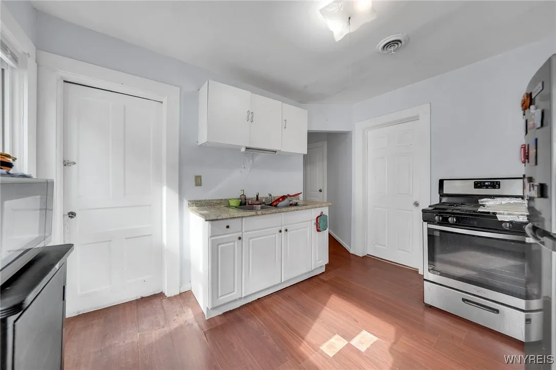 66 + 68 Arthur Street, Buffalo, New York 14207, Buffalo, New York 14207, 6 Bedrooms Bedrooms, ,2 BathroomsBathrooms,Residential,For Sale,66 + 68 Arthur Street, Buffalo, New York 14207,0,B1646195