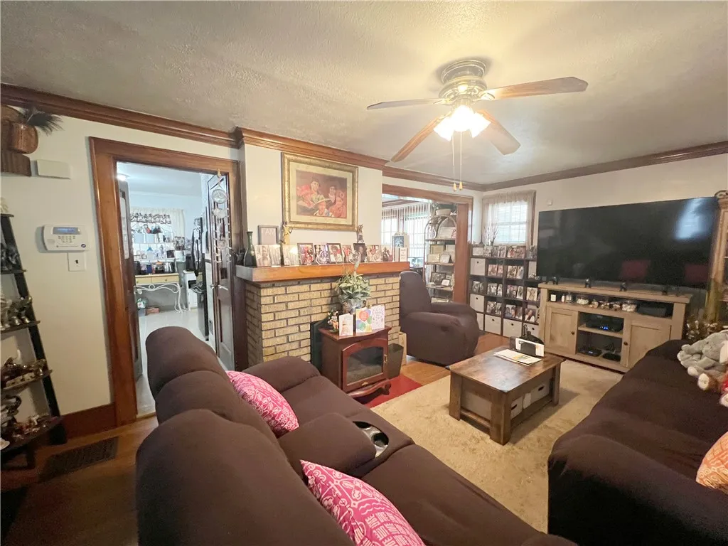 39 Maxwell Avenue, Rochester, New York 14619, Rochester, New York 14619, 3 Bedrooms Bedrooms, 7 Rooms Rooms,1 BathroomBathrooms,Residential,For Sale,39 Maxwell Avenue, Rochester, New York 14619,0,R1646338