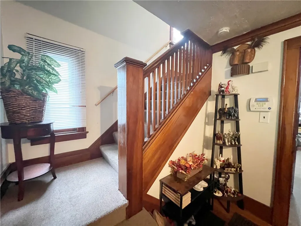 39 Maxwell Avenue, Rochester, New York 14619, Rochester, New York 14619, 3 Bedrooms Bedrooms, 7 Rooms Rooms,1 BathroomBathrooms,Residential,For Sale,39 Maxwell Avenue, Rochester, New York 14619,0,R1646338