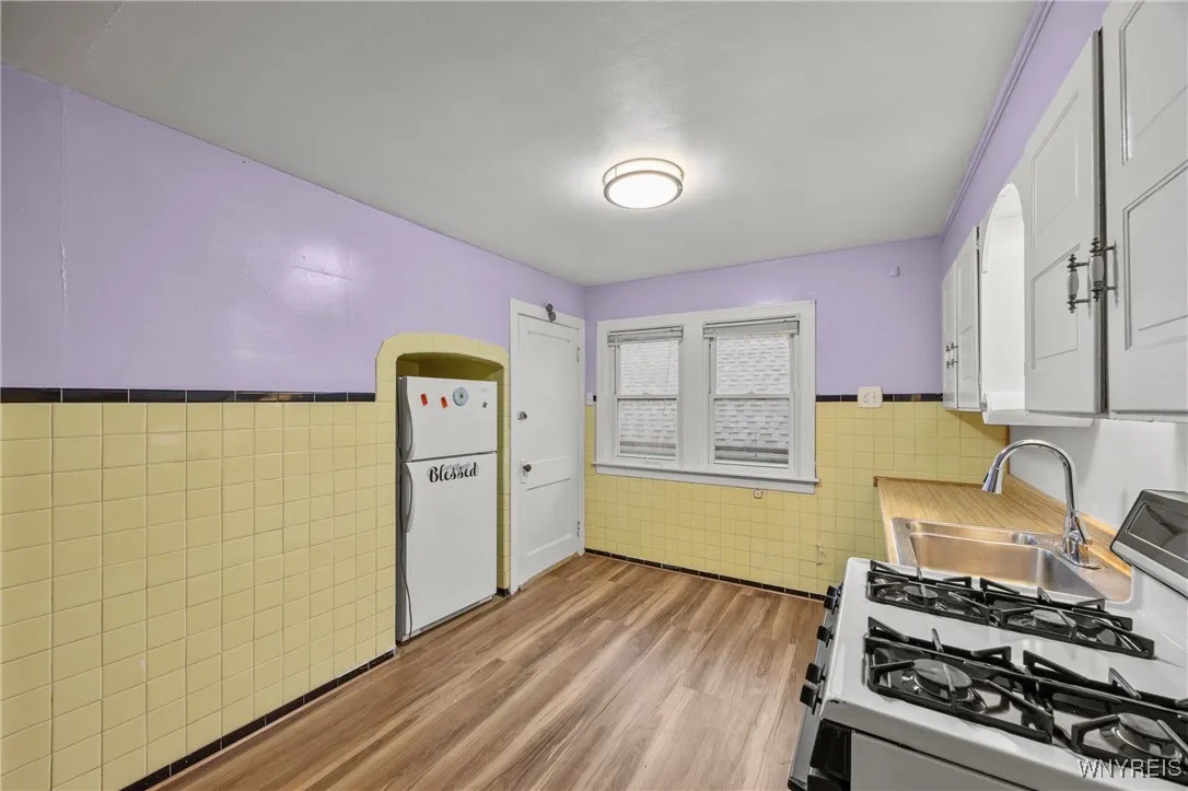 39 Manhart Street, Buffalo, New York 14215, Buffalo, New York 14215, 4 Bedrooms Bedrooms, ,2 BathroomsBathrooms,Residential,For Sale,39 Manhart Street, Buffalo, New York 14215,0,B1647791