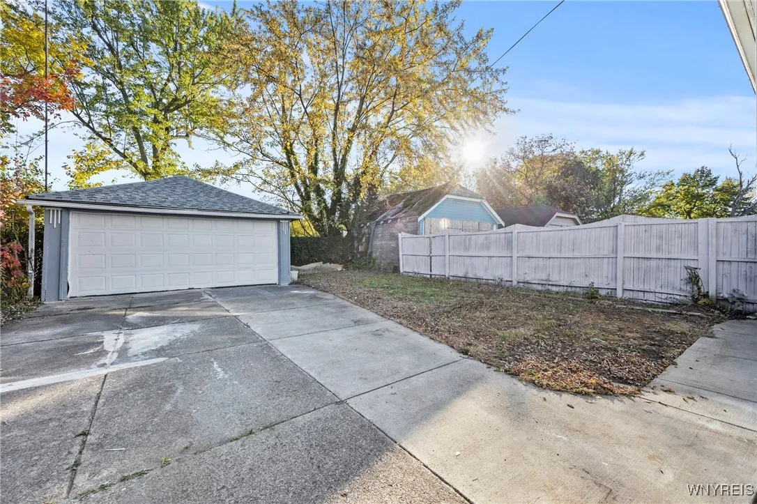 39 Manhart Street, Buffalo, New York 14215, Buffalo, New York 14215, 4 Bedrooms Bedrooms, ,2 BathroomsBathrooms,Residential,For Sale,39 Manhart Street, Buffalo, New York 14215,0,B1647791