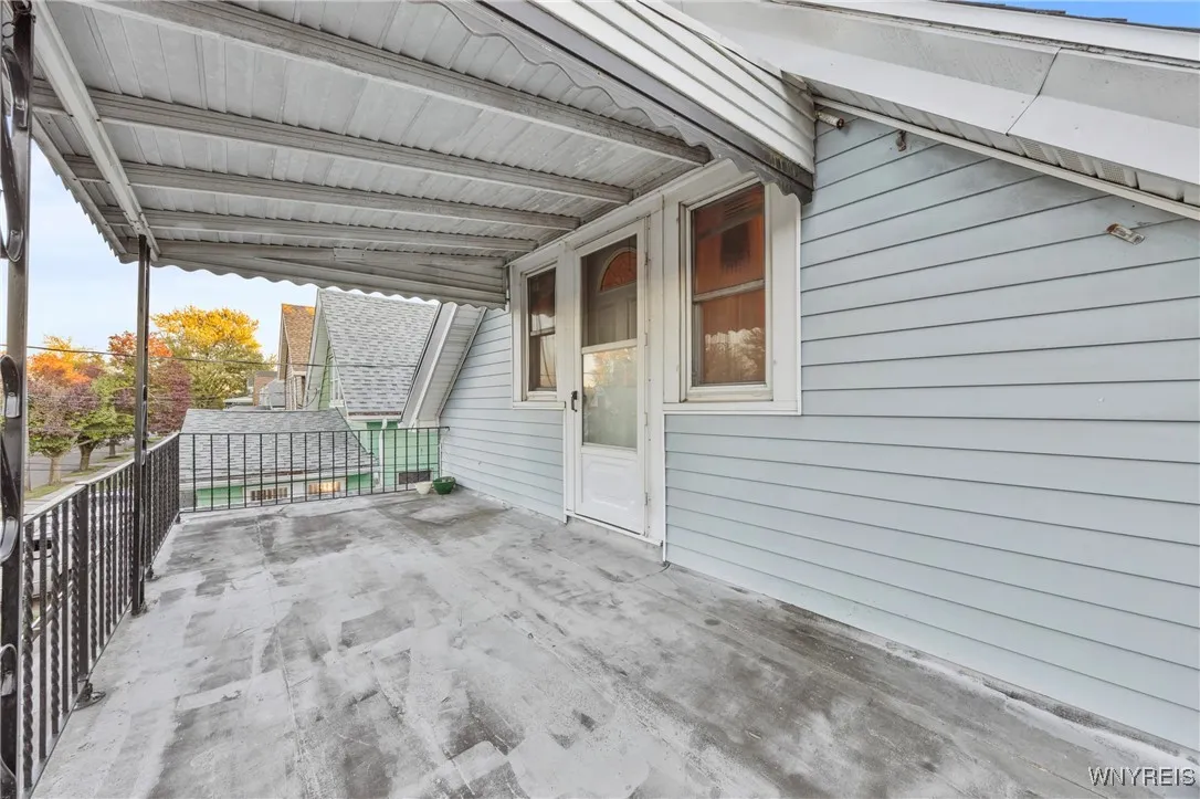 39 Manhart Street, Buffalo, New York 14215, Buffalo, New York 14215, 4 Bedrooms Bedrooms, ,2 BathroomsBathrooms,Residential,For Sale,39 Manhart Street, Buffalo, New York 14215,0,B1647791