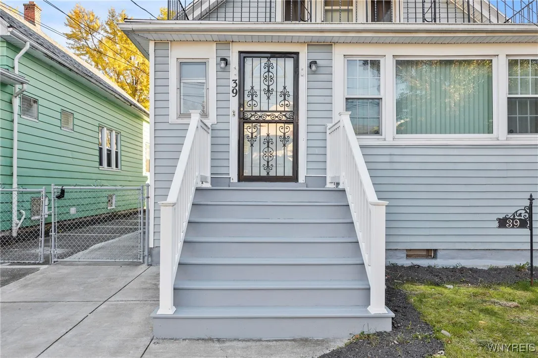 39 Manhart Street, Buffalo, New York 14215, Buffalo, New York 14215, 4 Bedrooms Bedrooms, ,2 BathroomsBathrooms,Residential,For Sale,39 Manhart Street, Buffalo, New York 14215,0,B1647791