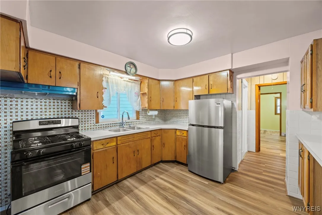 39 Manhart Street, Buffalo, New York 14215, Buffalo, New York 14215, 4 Bedrooms Bedrooms, ,2 BathroomsBathrooms,Residential,For Sale,39 Manhart Street, Buffalo, New York 14215,0,B1647791