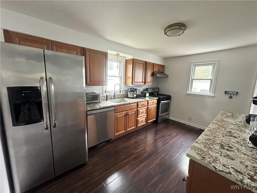 6 Miami Parkway, Cheektowaga, New York 14225, Cheektowaga, New York 14225, 3 Bedrooms Bedrooms, 5 Rooms Rooms,1 BathroomBathrooms,Residential Lease,Closed,6 Miami Parkway, Cheektowaga, New York 14225,0,B1647687