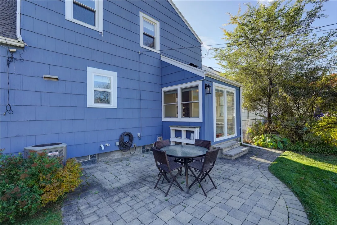 632 Westchester Avenue, Irondequoit, New York 1460, Irondequoit, New York 14609, 3 Bedrooms Bedrooms, 6 Rooms Rooms,1 BathroomBathrooms,Residential,For Sale,632 Westchester Avenue, Irondequoit, New York 1460,0,R1647910