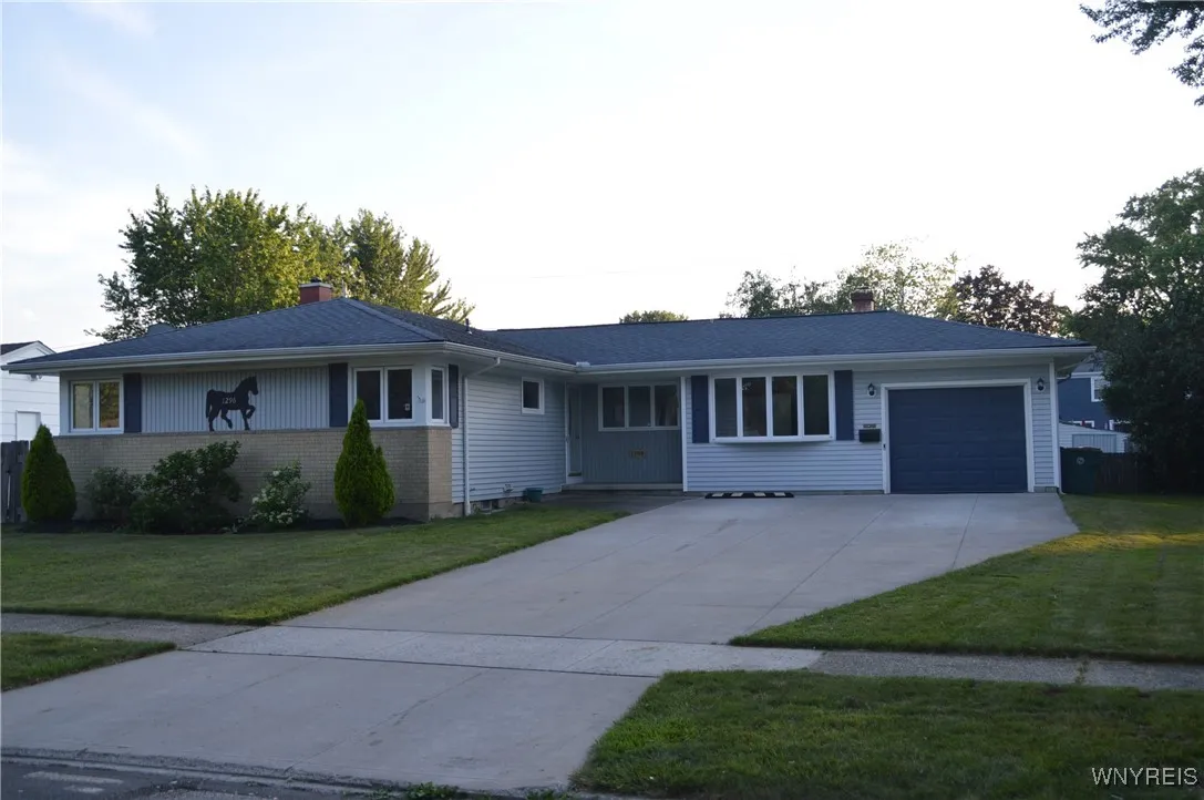 1296 Greenbrier Lane, North Tonawanda, New York 14, North Tonawanda, New York 14120, 3 Bedrooms Bedrooms, 7 Rooms Rooms,2 BathroomsBathrooms,Residential,For Sale,1296 Greenbrier Lane, North Tonawanda, New York 14,0,B1647641
