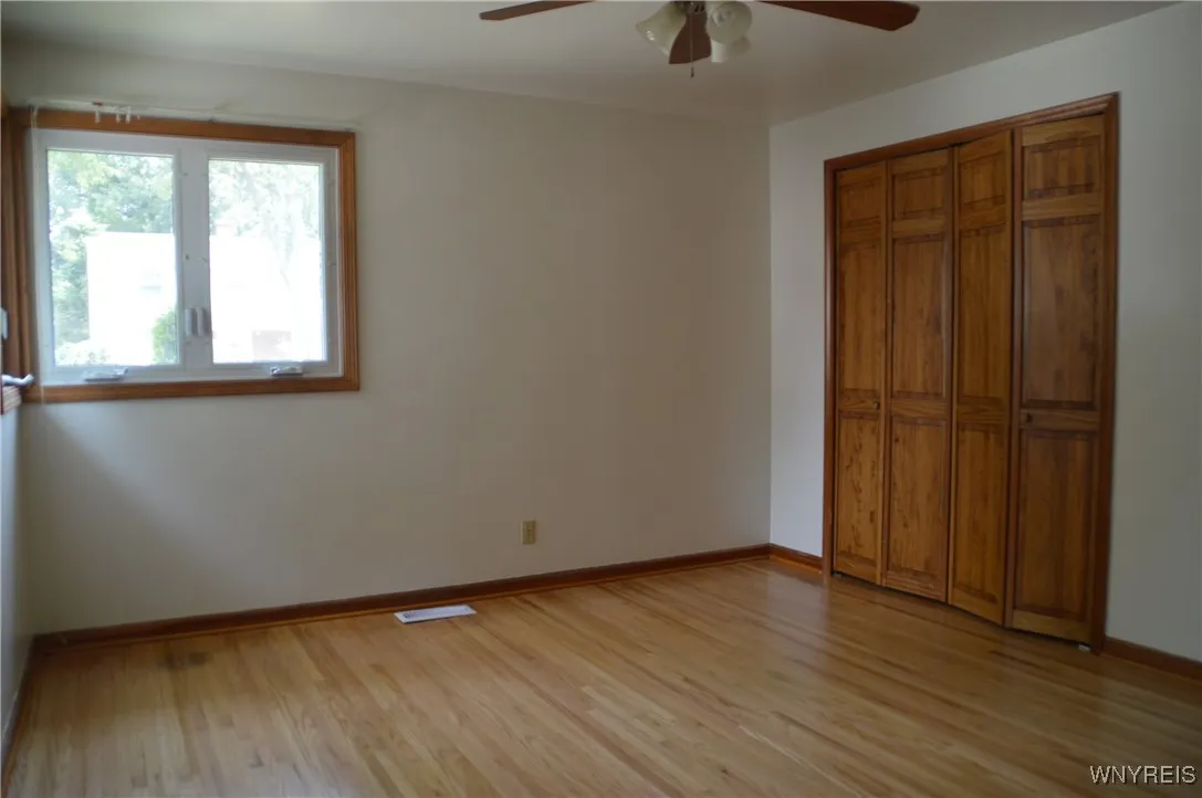 1296 Greenbrier Lane, North Tonawanda, New York 14, North Tonawanda, New York 14120, 3 Bedrooms Bedrooms, 7 Rooms Rooms,2 BathroomsBathrooms,Residential,For Sale,1296 Greenbrier Lane, North Tonawanda, New York 14,0,B1647641