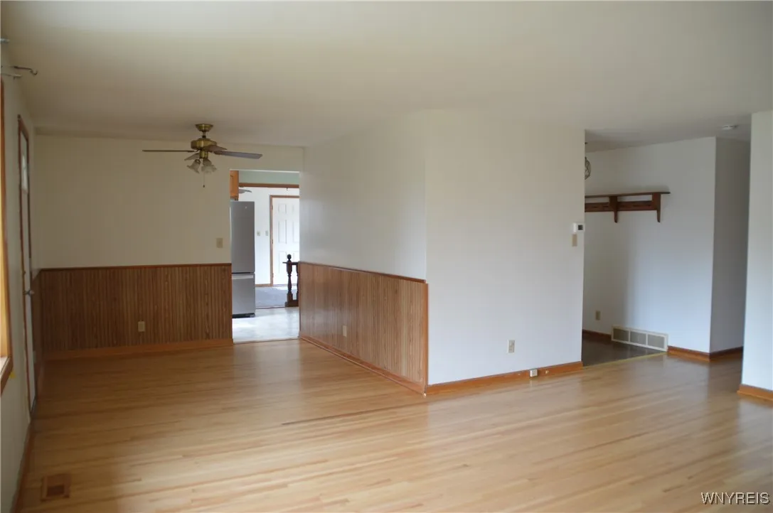 1296 Greenbrier Lane, North Tonawanda, New York 14, North Tonawanda, New York 14120, 3 Bedrooms Bedrooms, 7 Rooms Rooms,2 BathroomsBathrooms,Residential,For Sale,1296 Greenbrier Lane, North Tonawanda, New York 14,0,B1647641