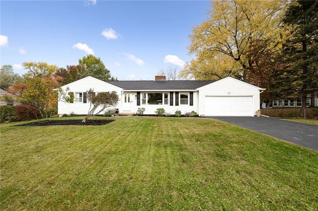 104 Garnsey Road, Perinton, New York 14534, Perinton, New York 14534, 4 Bedrooms Bedrooms, 7 Rooms Rooms,2 BathroomsBathrooms,Residential,Closed,104 Garnsey Road, Perinton, New York 14534,0,R1647240