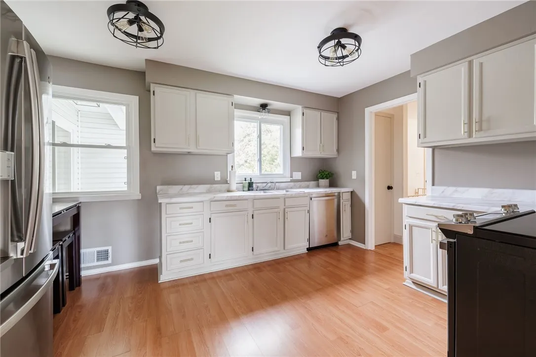 104 Garnsey Road, Perinton, New York 14534, Perinton, New York 14534, 4 Bedrooms Bedrooms, 7 Rooms Rooms,2 BathroomsBathrooms,Residential,Closed,104 Garnsey Road, Perinton, New York 14534,0,R1647240