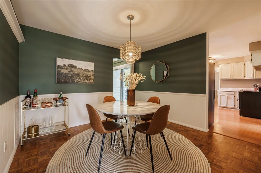 104 Garnsey Road, Perinton, New York 14534, Perinton, New York 14534, 4 Bedrooms Bedrooms, 7 Rooms Rooms,2 BathroomsBathrooms,Residential,Closed,104 Garnsey Road, Perinton, New York 14534,0,R1647240