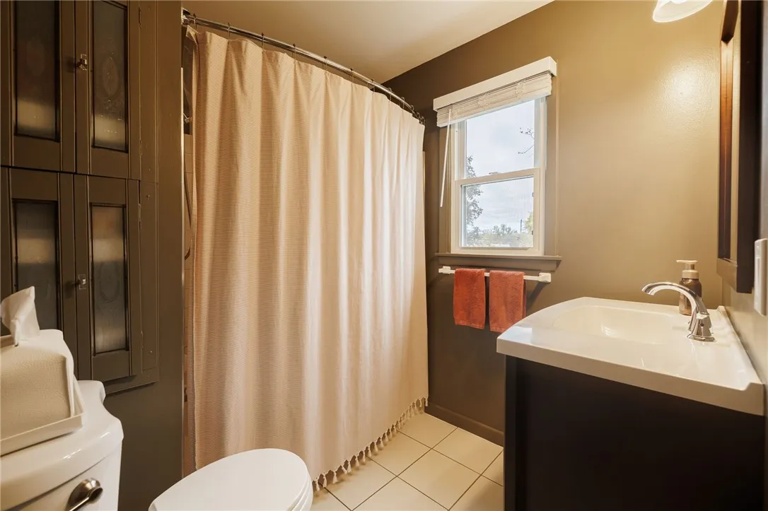 104 Garnsey Road, Perinton, New York 14534, Perinton, New York 14534, 4 Bedrooms Bedrooms, 7 Rooms Rooms,2 BathroomsBathrooms,Residential,Closed,104 Garnsey Road, Perinton, New York 14534,0,R1647240