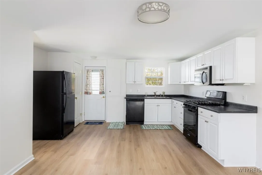 89 Mayfield Ave Avenue, Tonawanda, New York 14150, Tonawanda, New York 14150, 3 Bedrooms Bedrooms, 6 Rooms Rooms,2 BathroomsBathrooms,Residential,For Sale,89 Mayfield Ave Avenue, Tonawanda, New York 14150,0,B1647740